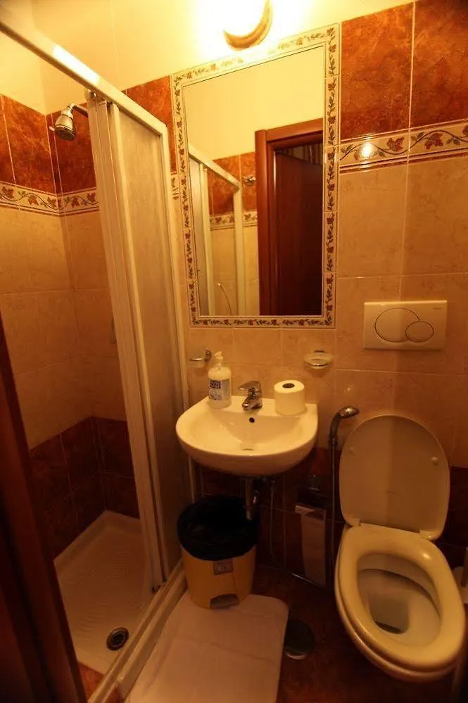 **  Hotel Hollywood Rome Italy