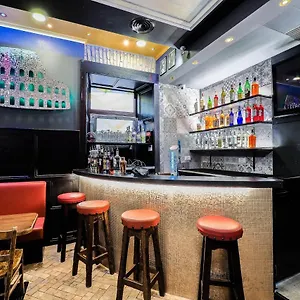  Хостел Alessandro Palace & Bar