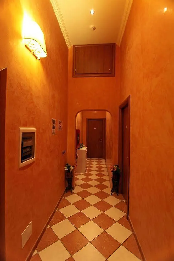 Hotel Hollywood Roma 2*,