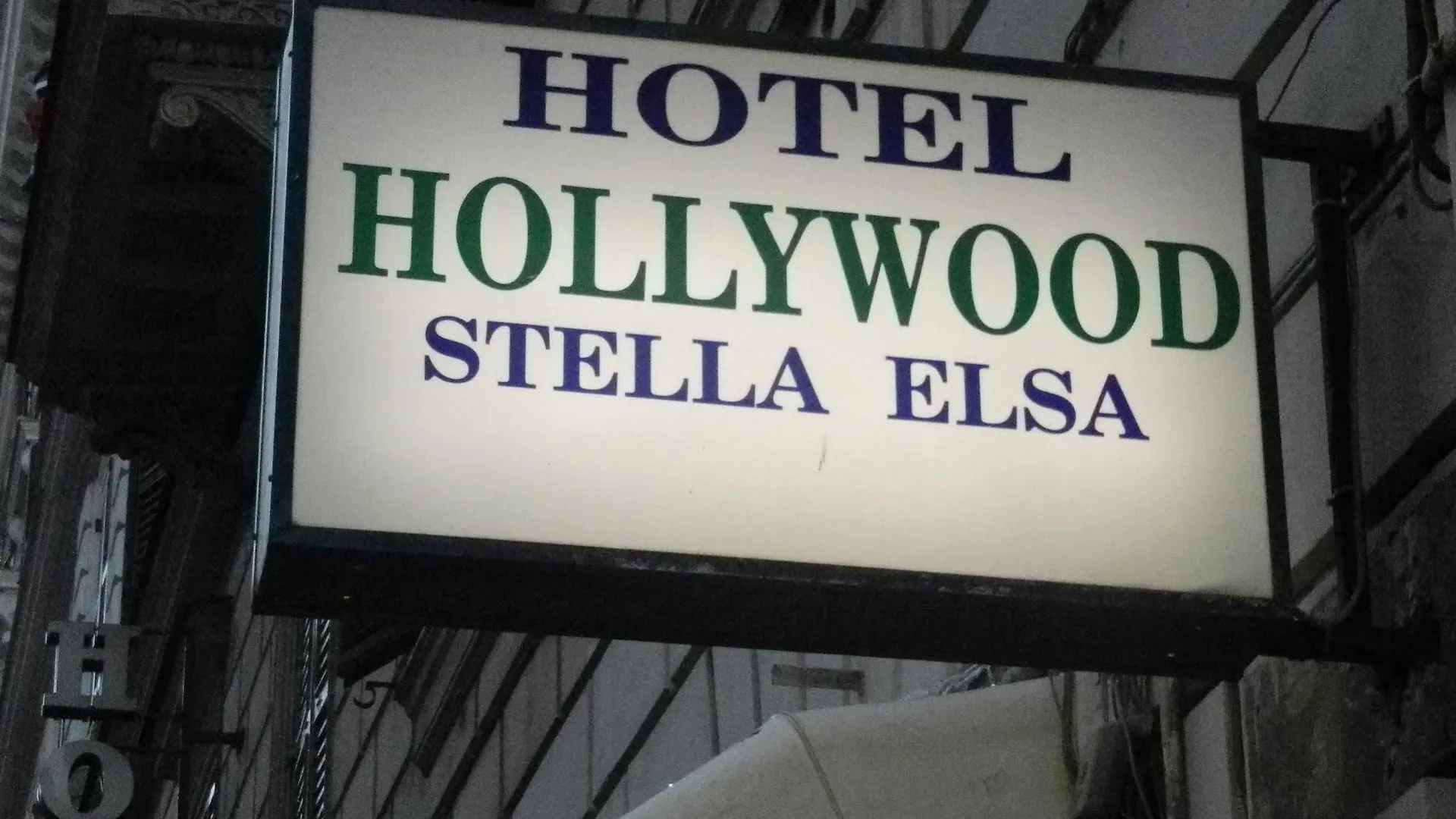 Hotel Hollywood Roma 2*,